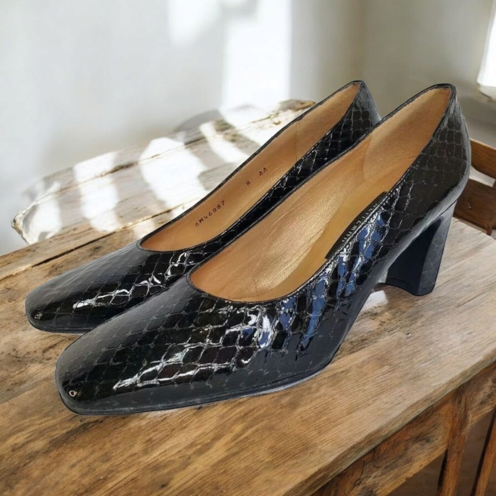 Elegant Black Women's STUART WEITZMAN Leather Pumps Womens Shoes Black Snake 8AA